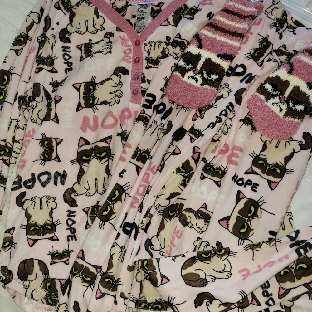 NEW! Womens Grumpy Cat Pajamas 3 piece Small